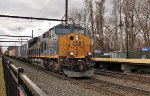 CSX 3048 on Q032